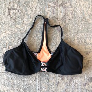 Women’s Size Medium Swim Top